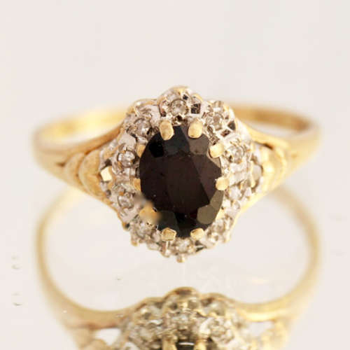 VINTAGE 9CT YELLOW and WHITE GOLD HEART RING. SAPPHIRE and SMALL DIAMONDS. 3 CLAWS SLIGHTLY SHORT