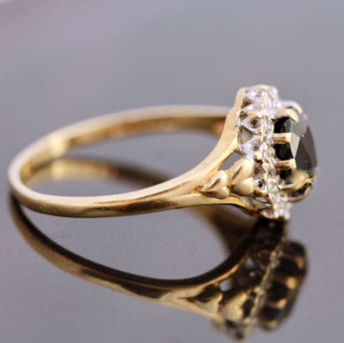 VINTAGE 9CT YELLOW and WHITE GOLD HEART RING. SAPPHIRE and SMALL DIAMONDS. 3 CLAWS SLIGHTLY SHORT