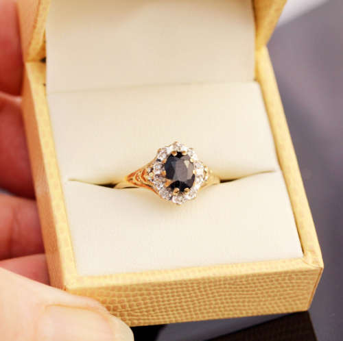 VINTAGE 9CT YELLOW and WHITE GOLD HEART RING. SAPPHIRE and SMALL DIAMONDS. 3 CLAWS SLIGHTLY SHORT