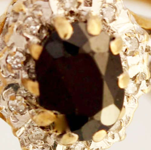 VINTAGE 9CT YELLOW and WHITE GOLD HEART RING. SAPPHIRE and SMALL DIAMONDS. 3 CLAWS SLIGHTLY SHORT