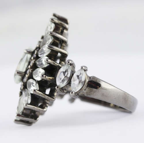 MAGNIFICENT LARGE AND DRAMATIC 2,33 carats GREEN AMETHYST SOLID STERLING SILVER DRESS RING. 925