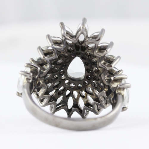 MAGNIFICENT LARGE AND DRAMATIC 2,33 carats GREEN AMETHYST SOLID STERLING SILVER DRESS RING. 925