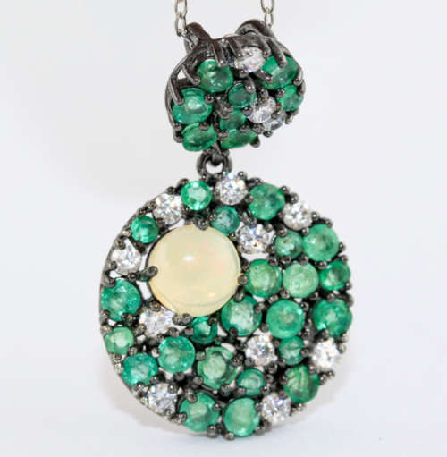 EMERALD PENDANT WITH A FIRE OPAL CABOCHON SOLID STERLING SILVER PENDANT & 46CM CHAIN