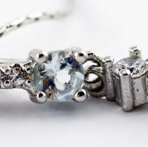 SKY BLUE 4,69 ct  NATURAL TOPAZ STERLING SILVER `T` PENDANT 44CM STERLING SILVER CHAIN