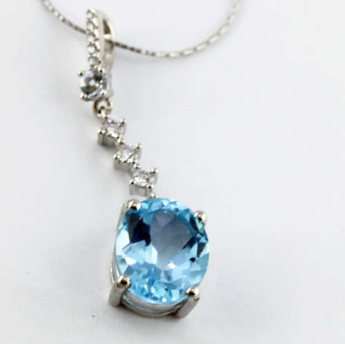 SKY BLUE 4,69 ct  NATURAL TOPAZ STERLING SILVER `T` PENDANT 44CM STERLING SILVER CHAIN