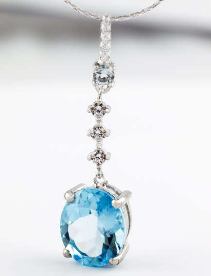 SKY BLUE 4,69 ct  NATURAL TOPAZ STERLING SILVER `T` PENDANT 44CM STERLING SILVER CHAIN