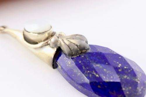 NATURAL LAPIS LAZULI AND PEARL STERLING SILVER DROP AND DANGLE EARRINGS. 925