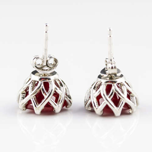 NATURAL RUBY LARGE STERLING SILVER STUD EARRINGS WITH FLORAL CLAW DETAIL. 925