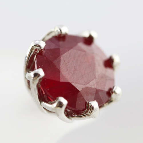 NATURAL RUBY LARGE STERLING SILVER STUD EARRINGS WITH FLORAL CLAW DETAIL. 925