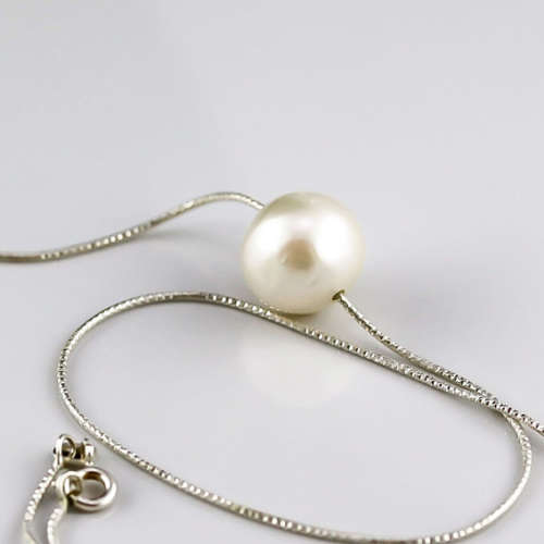 ELEGANT SIMPLICITY - NATURAL CREAMY WHITE 11 mm PEARL ON 44CM ITALIAN STERLING SILVER CHAIN