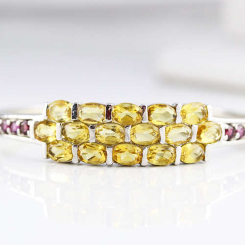 STRIKING NATURAL CITRINE AND RHODALITE GARNET SOLID STERLING SILVER BANGLE. 925