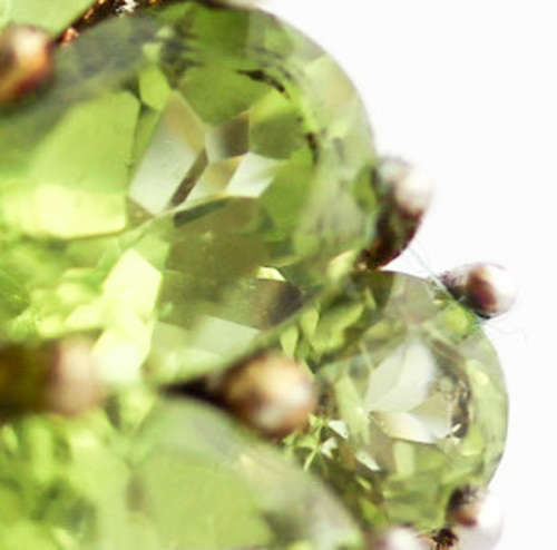 GLORIOUS 8,4 CARAT PERIDOT CLUSTER STERLING SILVER RING. 925. HEAVY!