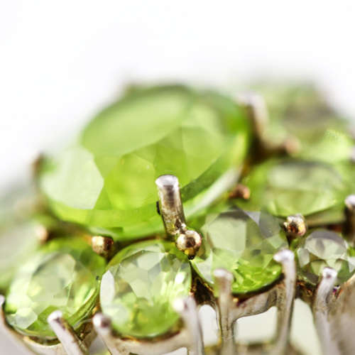 GLORIOUS 8,4 CARAT PERIDOT CLUSTER STERLING SILVER RING. 925. HEAVY!