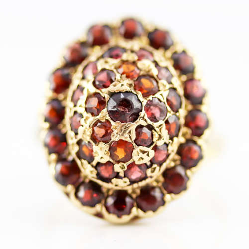 GORGEOUS VINTAGE HANDCRAFTED YELLOW GOLD RING 37 x DEEP BURGUNDY GARNETS *JEWELLER CERT R15`000* inc