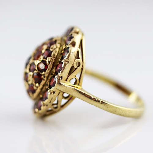 GORGEOUS VINTAGE HANDCRAFTED YELLOW GOLD RING 37 x DEEP BURGUNDY GARNETS *JEWELLER CERT R15`000* inc