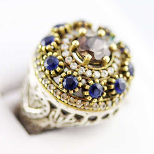 LARGE VINTAGE STERLING SILVER SMOKY QUARTZ AND BLUE SAPPHIRE RING, SLIGHTLY OXIDISED EFFECT. 925