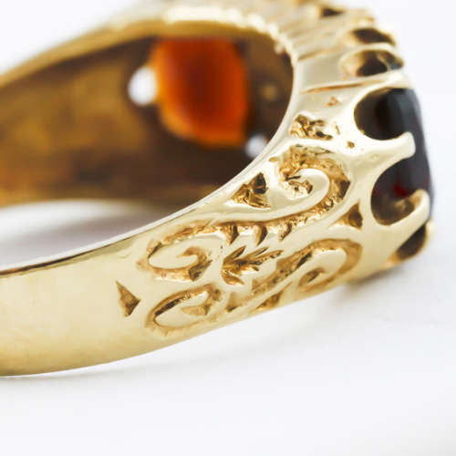 VINTAGE DETAILED NATURAL GARNET AND SILVER TOPAZ 9CT YELLOW GOLD RING JEWELLER EVALUATION R14`000