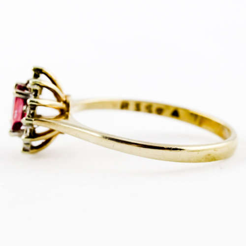 PRETTY PINK SAPPHIRE AND DIAMOND 9CT YELLOW GOLD RING. * JEWELLER EVALUATION R17`000*