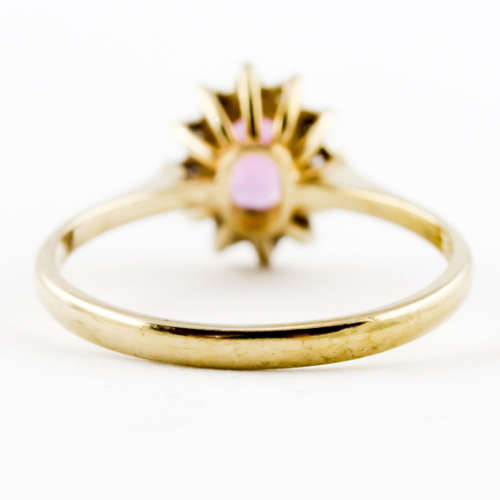 PRETTY PINK SAPPHIRE AND DIAMOND 9CT YELLOW GOLD RING. * JEWELLER EVALUATION R17`000*