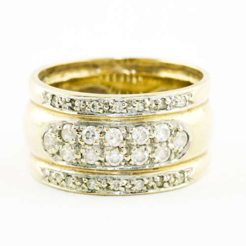 STRIKING VINTAGE BROADBAND 9CT YELLOW GOLD AND CUBIC ZIRCONIA RING. 375. HEAVY - 6,87 grams!