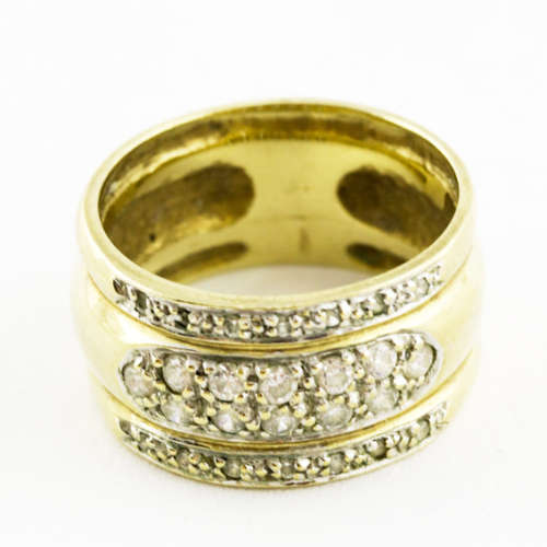 STRIKING VINTAGE BROADBAND 9CT YELLOW GOLD AND CUBIC ZIRCONIA RING. 375. HEAVY - 6,87 grams!