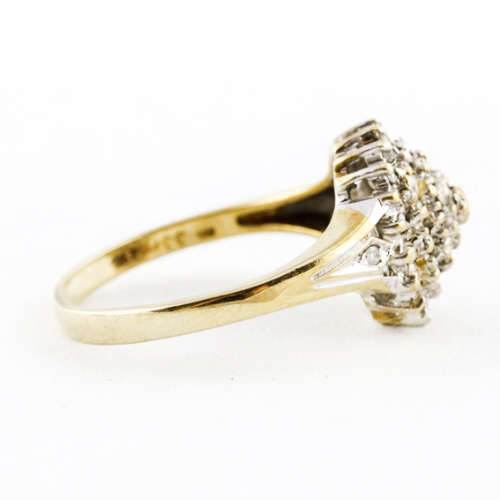 VINTAGE 0,33ct DIAMOND TIERED CLUSTER 9CT YELLOW GOLD RING. WELL HALLMARKED JEWELLER CERT R12`800