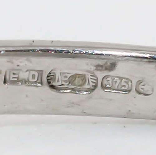 DAINTY VINTAGE DIAMOND CLUSTER 9CT WHITE GOLD RING COMES WITH JEWELLER CERT R10`800