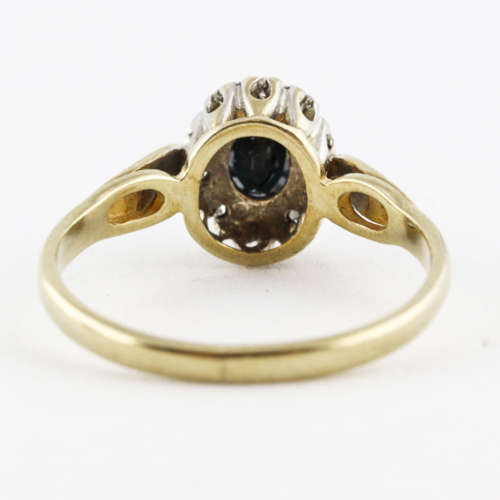 BEAUTIFUL VINTAGE SAPPHIRE AND DIAMOND 9CT YELLOW AND WHITE GOLD RING. INCL CERT R14`000