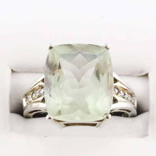 FABULOUS LARGE VINTAGE NATURAL EMERALD-CUT GREEN AMETHYST SOLITAIRE STERLING SILVER RING
