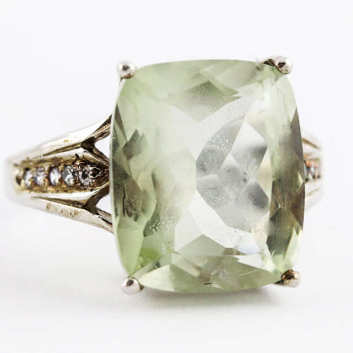 FABULOUS LARGE VINTAGE NATURAL EMERALD-CUT GREEN AMETHYST SOLITAIRE STERLING SILVER RING