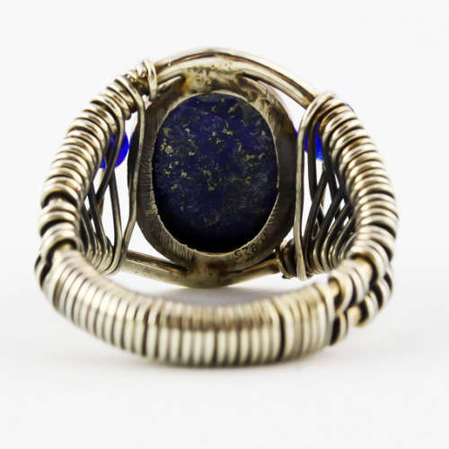LARGE HANDCRAFTED LAPIS LAZULI CABOCHON and STERLING SILVER RING. INTERESTING WIRE DETAILING. 925