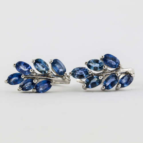 BEAUTIFUL SOLID STERLING SILVER CORNFLOWER BLUE SAPPHIRE GEMSTONE STUD EARRINGS. CLASSIC ELEGANCE!