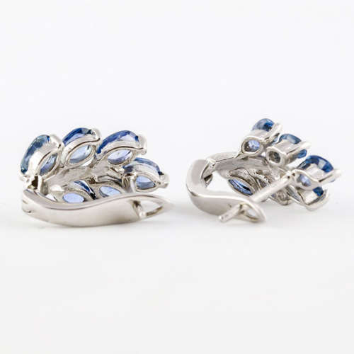 BEAUTIFUL SOLID STERLING SILVER CORNFLOWER BLUE SAPPHIRE GEMSTONE STUD EARRINGS. CLASSIC ELEGANCE!