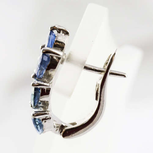 BEAUTIFUL SOLID STERLING SILVER CORNFLOWER BLUE SAPPHIRE GEMSTONE STUD EARRINGS. CLASSIC ELEGANCE!