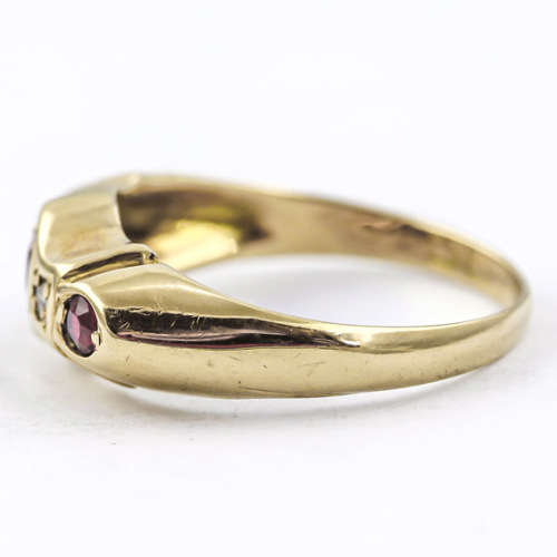VINTAGE `CHESTER` DESIGN RUBY AND DIAMOND 18CT YELLOW GOLD RING