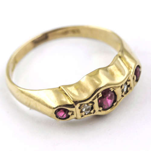 VINTAGE `CHESTER` DESIGN RUBY AND DIAMOND 18CT YELLOW GOLD RING
