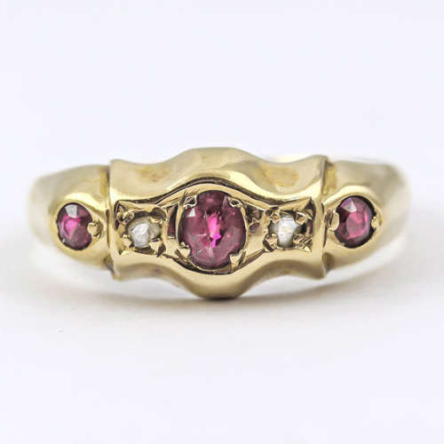 VINTAGE `CHESTER` DESIGN RUBY AND DIAMOND 18CT YELLOW GOLD RING