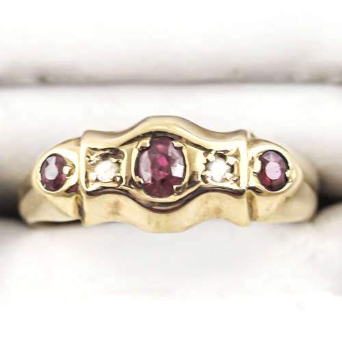 VINTAGE `CHESTER` DESIGN RUBY AND DIAMOND 18CT YELLOW GOLD RING