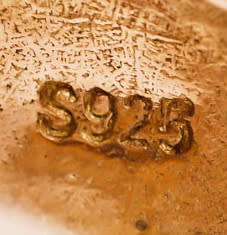 STRIKING  ELECTRIC BLUE APATITE AND BLUE SPINEL GEMSTONE ROSE GOLD-HUED STERLING SILVER RING. 925.