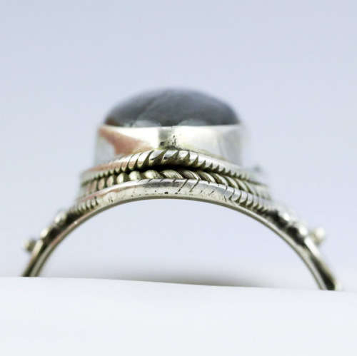 LARGE LABRADORITE CABOCHON STERLING SILVER RING. 925.BEAUTIFUL BLUE COLOUR