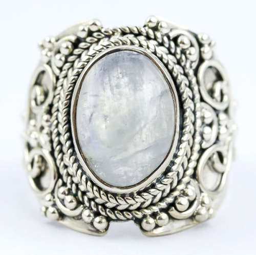 FASCINATING MOONSTONE GEMSTONE RING IN SOLID STERLING SILVER. TACTILE DECORATIVE DETAILING