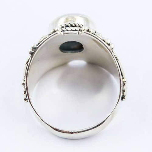FASCINATING MOONSTONE GEMSTONE RING IN SOLID STERLING SILVER. TACTILE DECORATIVE DETAILING