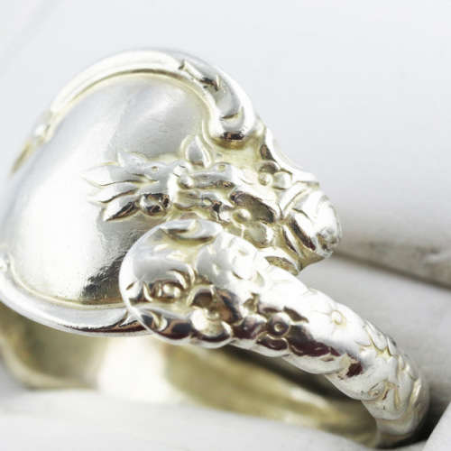 COLLECTABLE FLORAL VINTAGE `TEASPOON` STERLING SILVER RING. 925