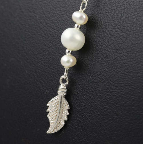 PRETTY 56CM STERLING SILVER CABLE LINK DOUBLE NECKLACE WITH BAROQUE PEARL ACCENTS. 925