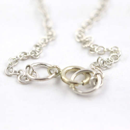 PRETTY 56CM STERLING SILVER CABLE LINK DOUBLE NECKLACE WITH BAROQUE PEARL ACCENTS. 925