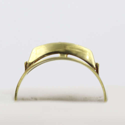 UNUSUAL ENGLISH VINTAGE DIAMOND TRILOGY 14CT YELLOW GOLD RING WITH JEWELLER EVALUATION R10`000