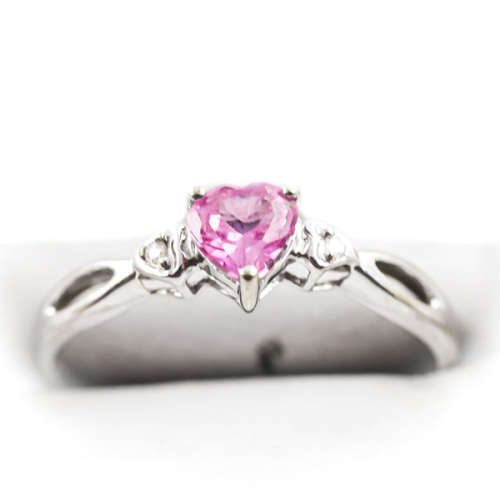 DAINTY HEART-FACETED PINK SAPPHIRE AND DIAMOND 9CT WHITE GOLD RING. * JEWELLER EVALUATION R16`000 *