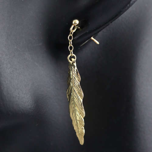 LONG VINTAGE FEATHER DESIGN DROP and DANGLE 9CT YELLOW GOLD EARRINGS. WELL-HALLMARKED. 375