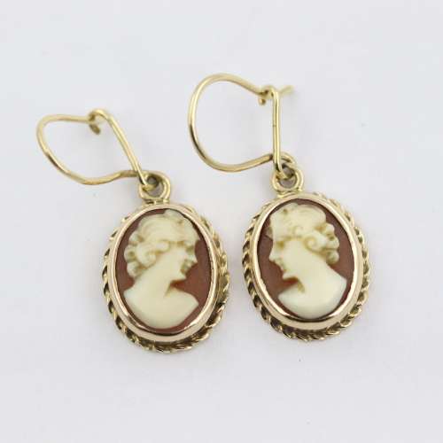 VINTAGE CAMEO 9ct YELLOW GOLD DROP AND DANGLE EARRINGS. 375.