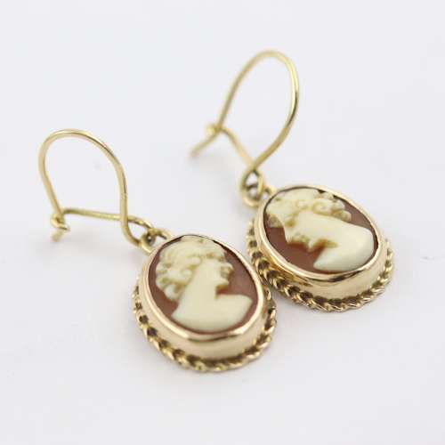 VINTAGE CAMEO 9ct YELLOW GOLD DROP AND DANGLE EARRINGS. 375.